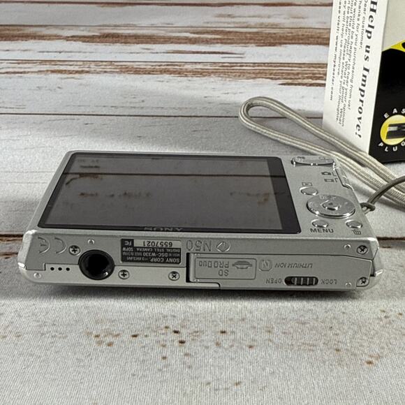 SONY Cyber-Shot DSC-W330 14.1MP Digital Camera 4x Optical Zoom with Charger - Picture 6 of 6